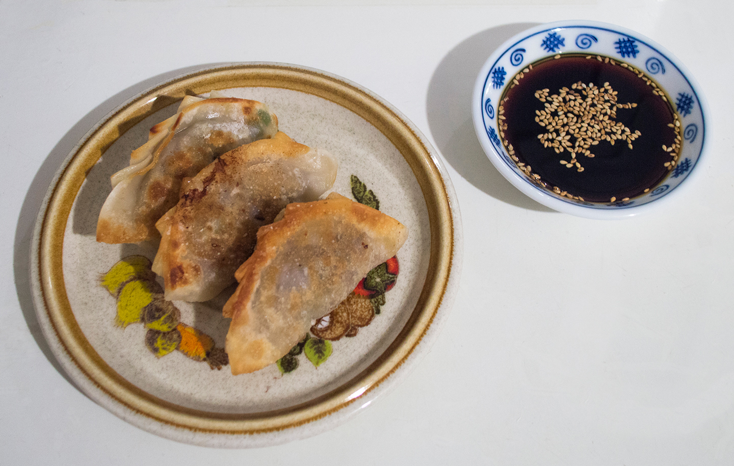 Fried Beef Dumplings with Sauce