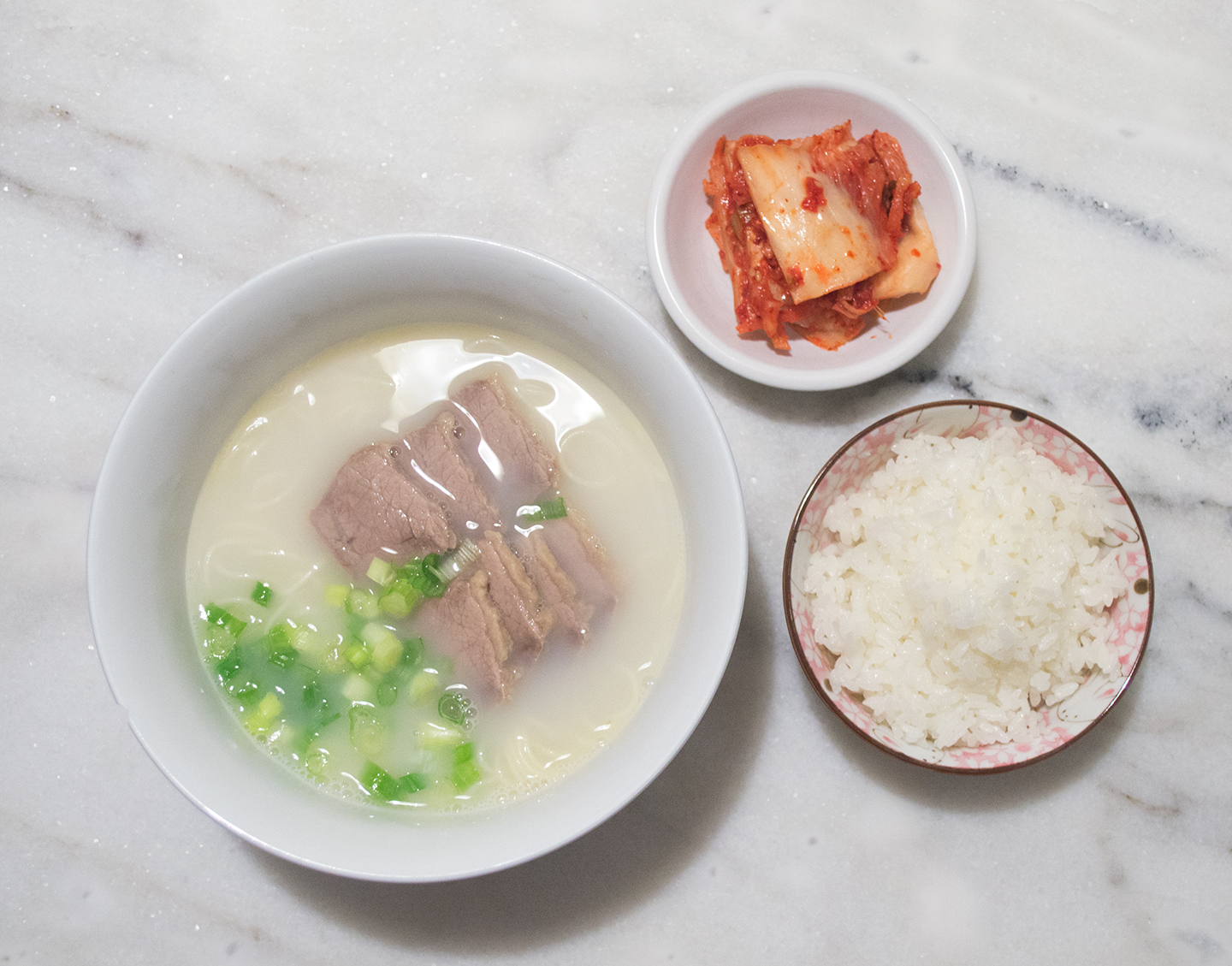 Seolleongtang (설렁탕) - Ox Bone Soup with Brisket