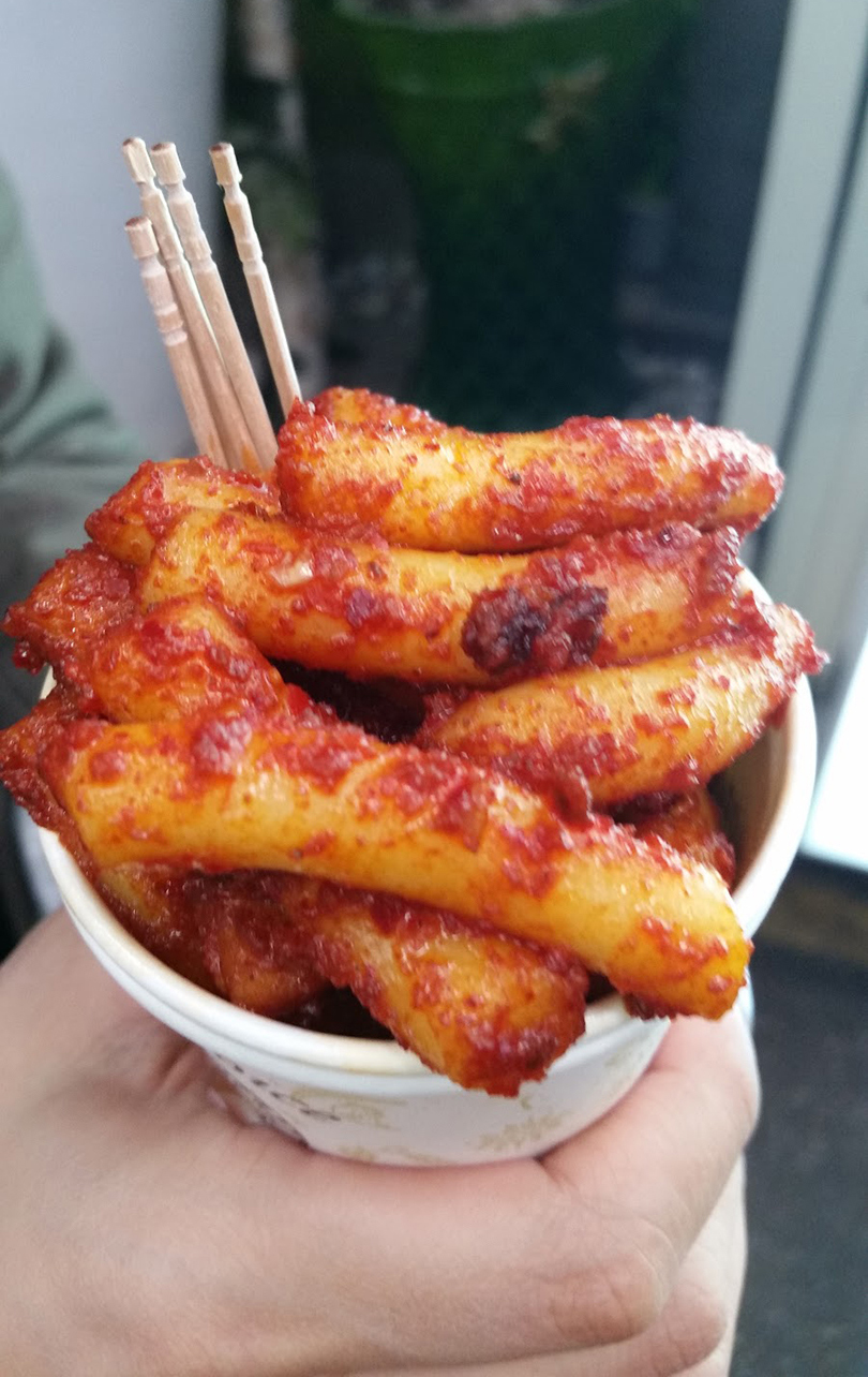 Tongin Shijang - Closeup of Fried Tteokbokki