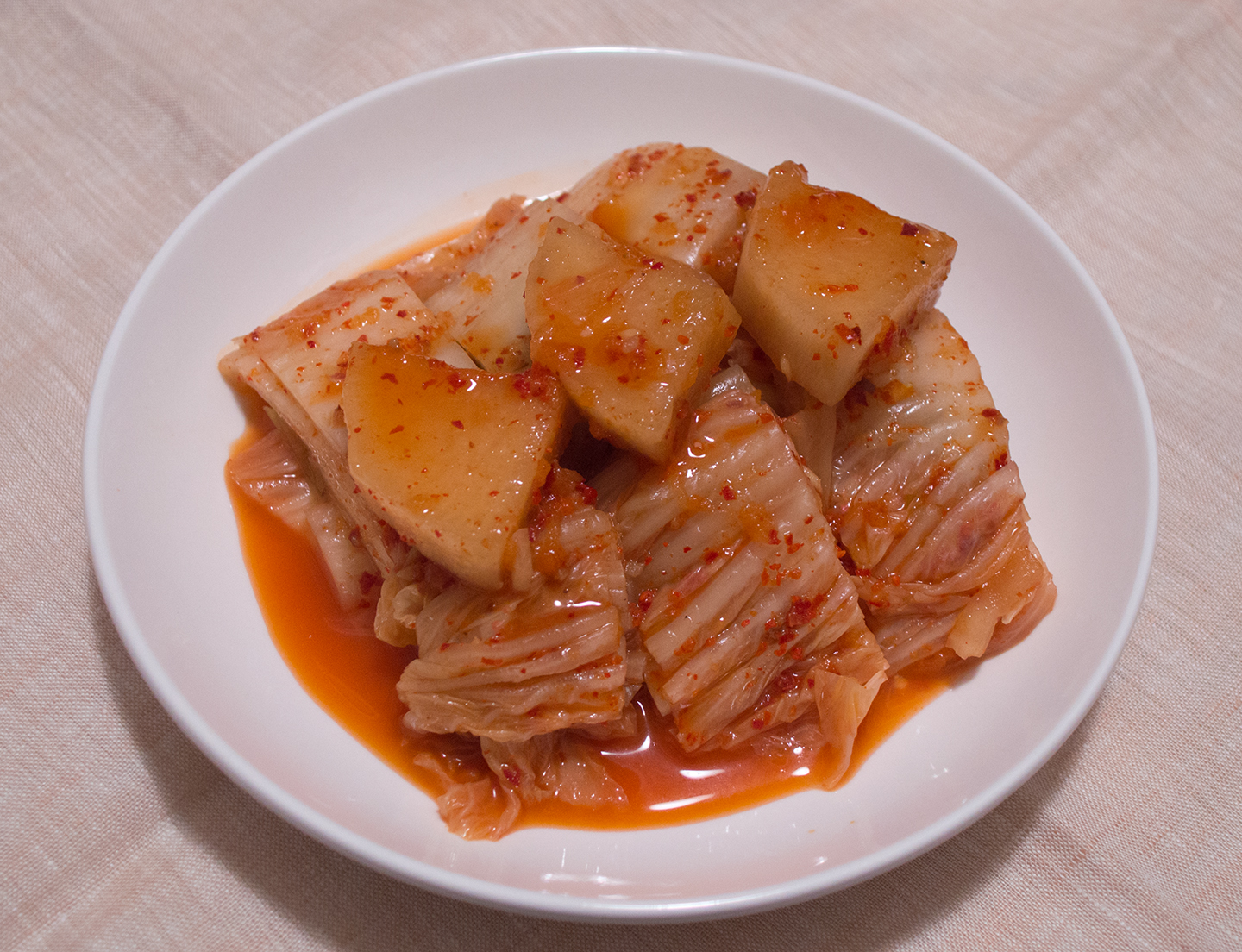 Pogi Kimchi (포기 김치) - Traditional Whole Cabbage Kimchi