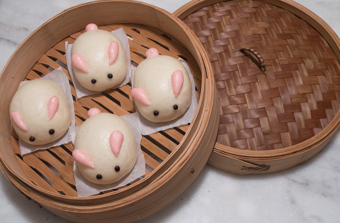 Nǎi Huáng Bāo (奶黄包) - Custard Steamed Buns - Bunnies in Steamer