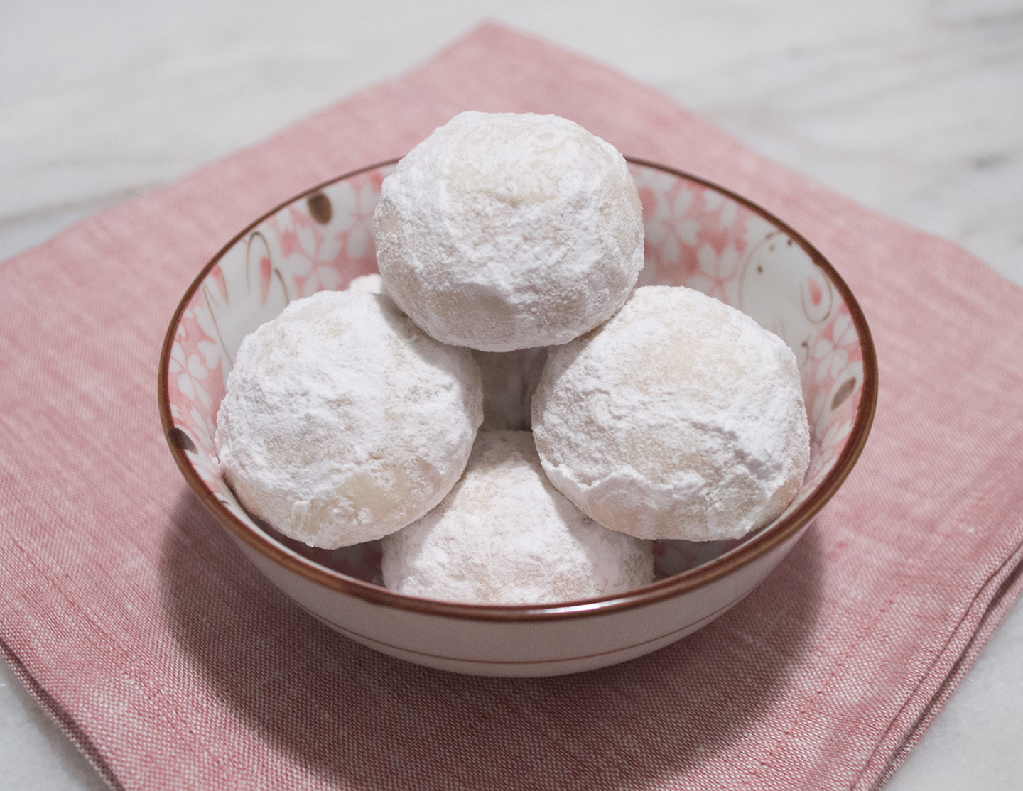 Pastelitos de Boda - Mexican Wedding Cakes